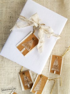 Make Christmas Gift Tags From Fabric Scraps - 100 Directions