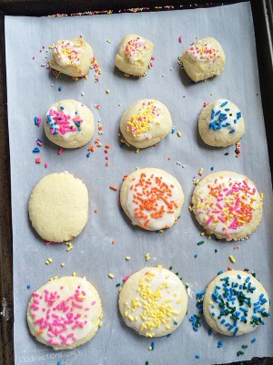 Super Easy Cake Mix Cookies - 100 Directions