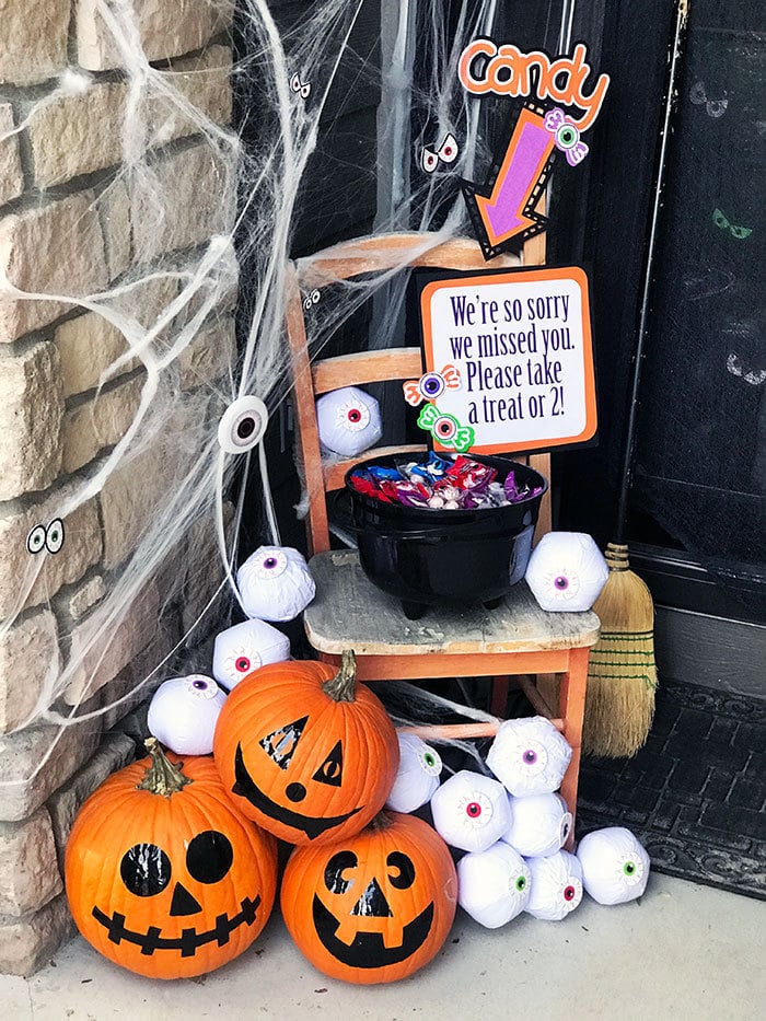 https://www.100directions.com/wp-content/uploads/2017/10/halloween-front-porch-candy-bucket-candy-jen-goode.jpg