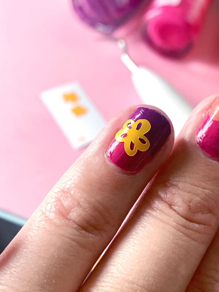 Download Easy DIY Floral Nail Decals with Vinyl and Cricut - 100 ...